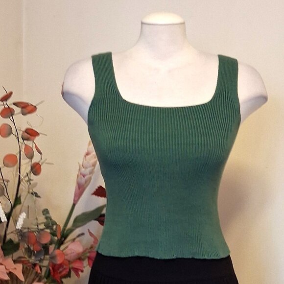 NWOT Kroshetta Stretchy Cardigan Knit Tank Top Camisoles Sleeveless Sweater - Picture 1 of 7